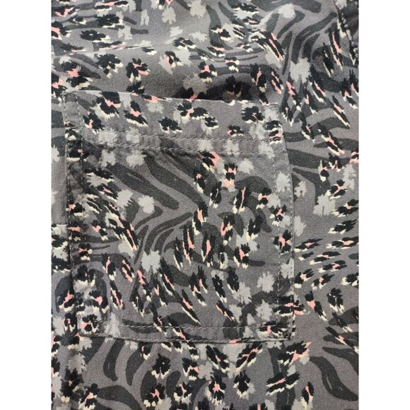 Torrid Womens Button-Front Blouse Size 2X Gray & Pink Abstract Print - Picture 4 of 5